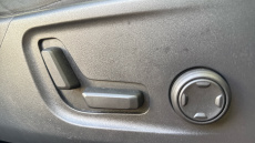 Volvo XC40 2.0 B4P Ultra Dark 5dr Auto Petrol Estate